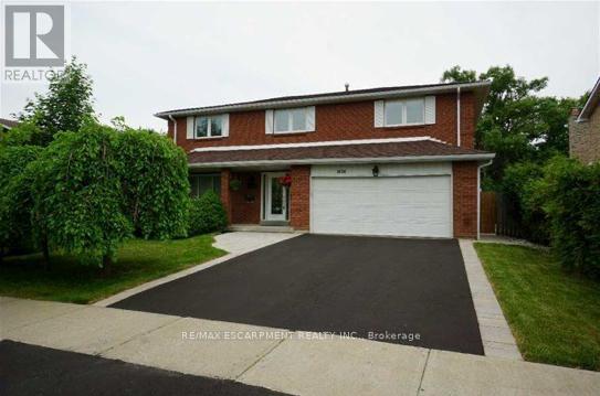 Photo 2 of 1624 Gallant Drive, Mississauga ON