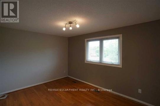 Photo 4 of 1624 Gallant Drive, Mississauga ON