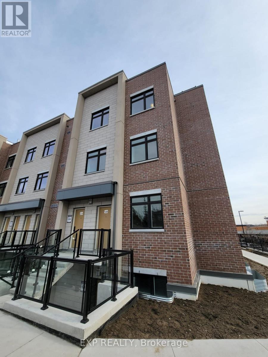 Photo 10 of 128 1062 Douglas Mccurdy Common, Mississauga ON