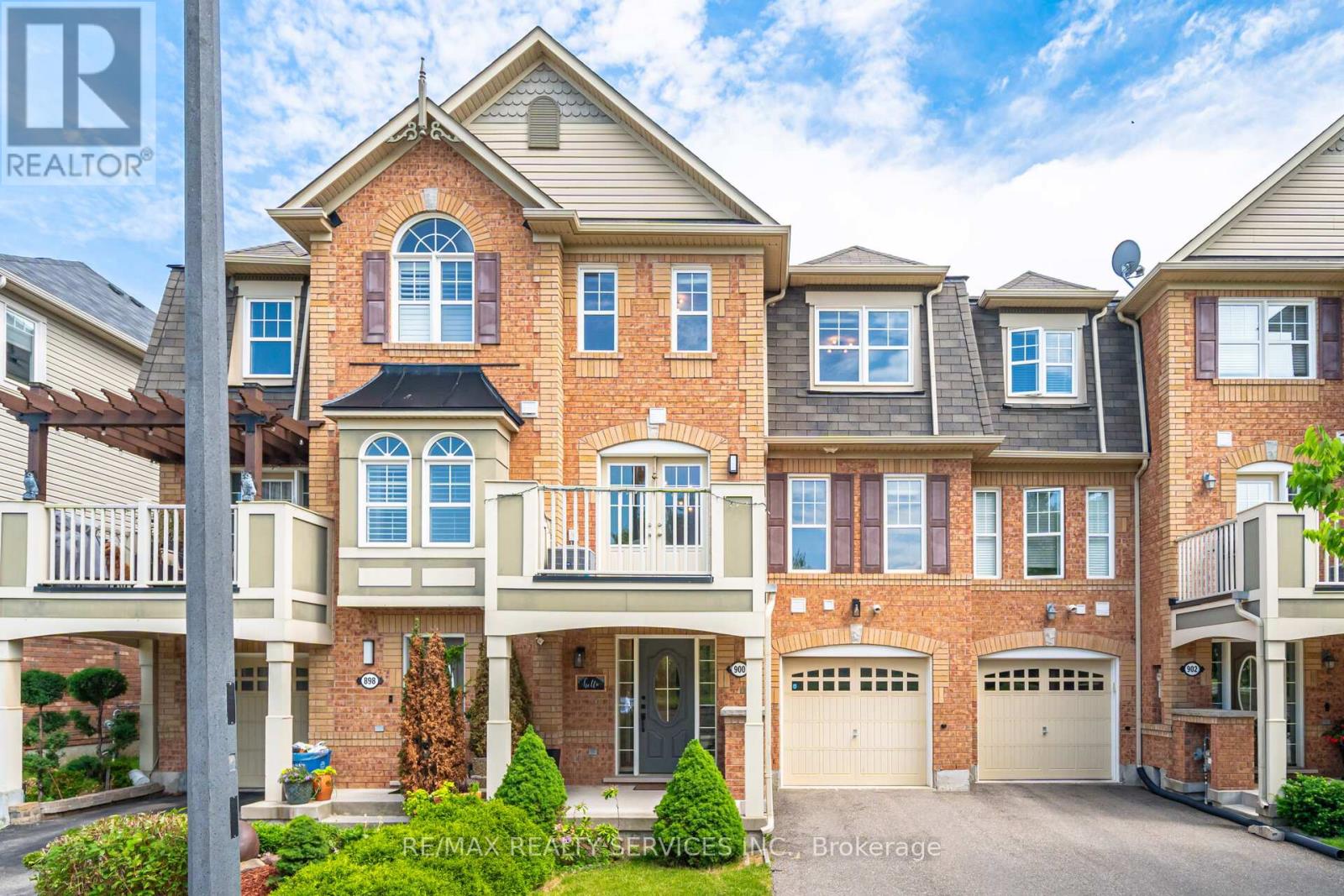 Photo 7 of 900 Brassard Circle, Milton ON