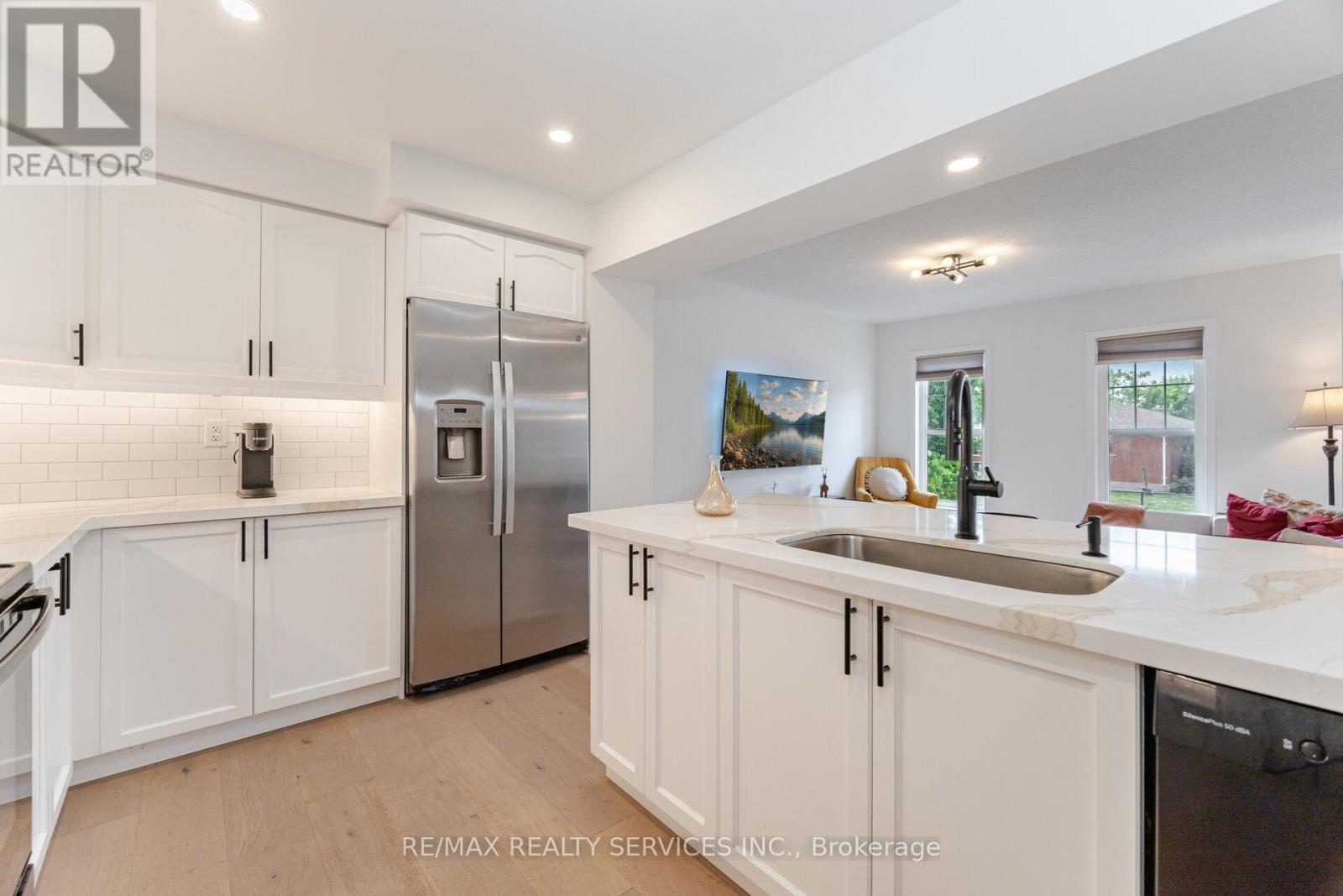 Photo 27 of 900 Brassard Circle, Milton ON