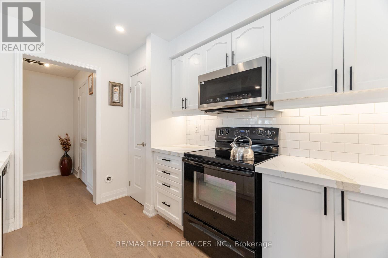 Photo 30 of 900 Brassard Circle, Milton ON