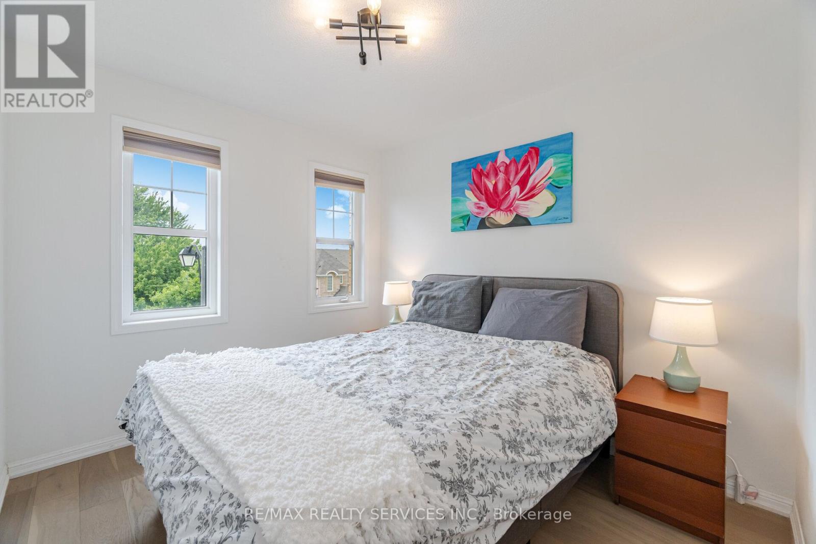 Photo 38 of 900 Brassard Circle, Milton ON