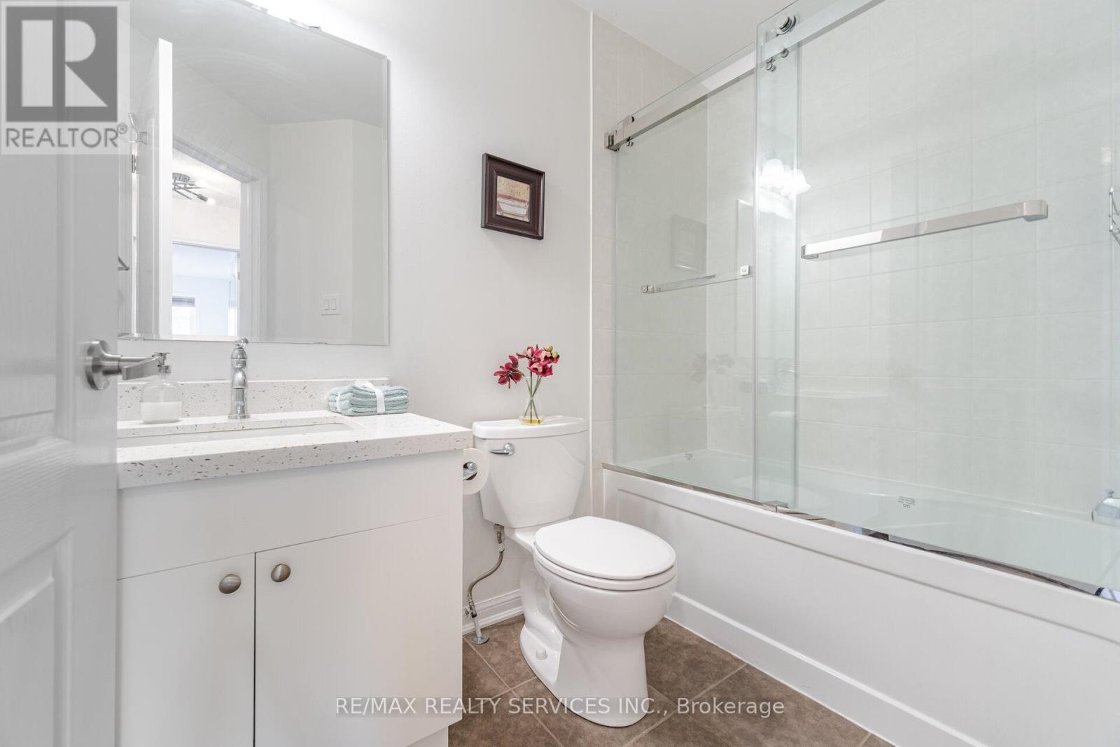 Photo 28 of 900 Brassard Circle, Milton ON