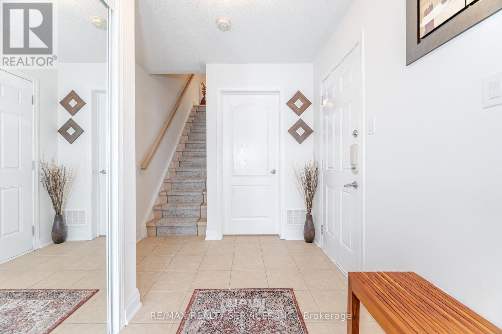 Photo 8 of 900 Brassard Circle, Milton ON