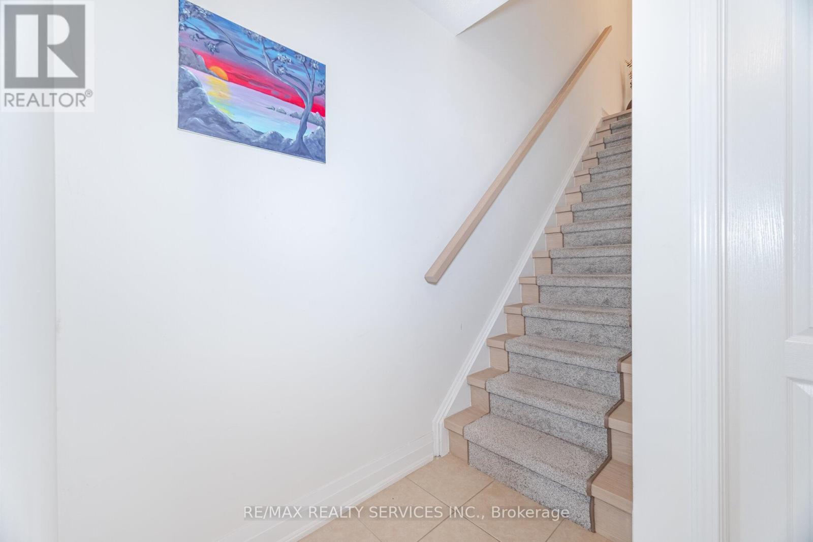 Photo 10 of 900 Brassard Circle, Milton ON