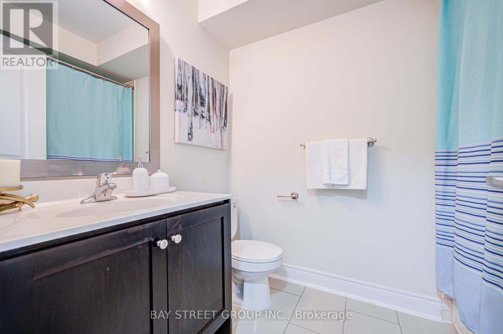 Photo 28 of 37 Lobo Mews, Toronto ON
