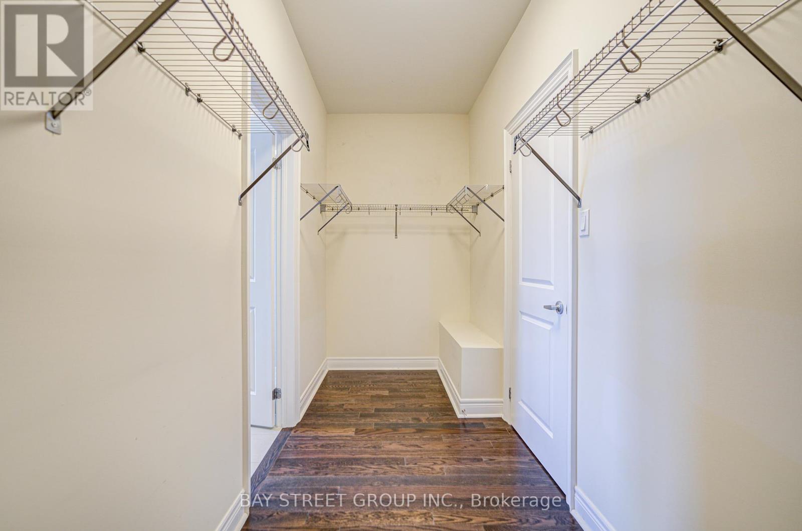 Photo 40 of 37 Lobo Mews, Toronto ON