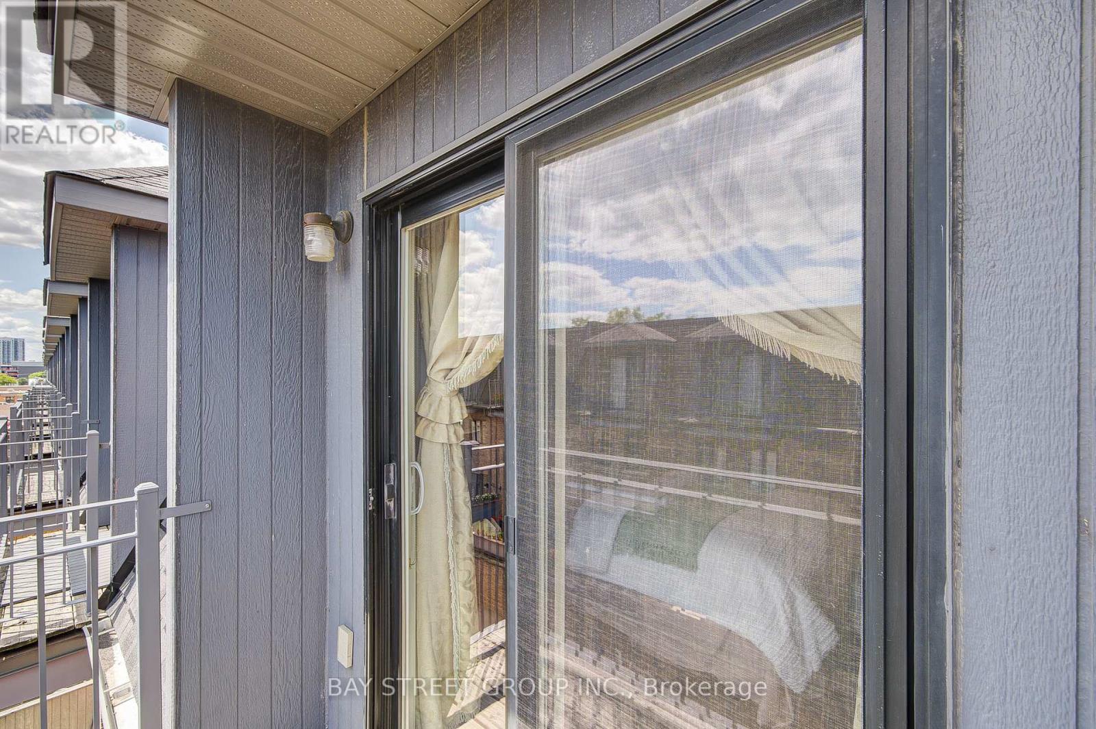 Photo 43 of 37 Lobo Mews, Toronto ON