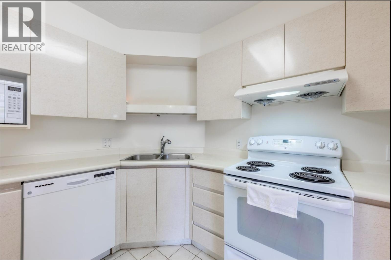 Photo 2 of 605 7995 Westminster Highway, Richmond BC
