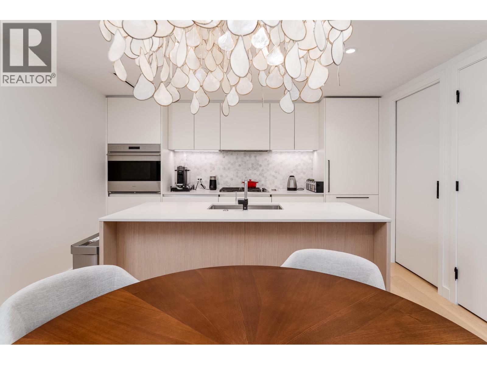 Photo 12 of 405 1365 Davie Street, Vancouver BC