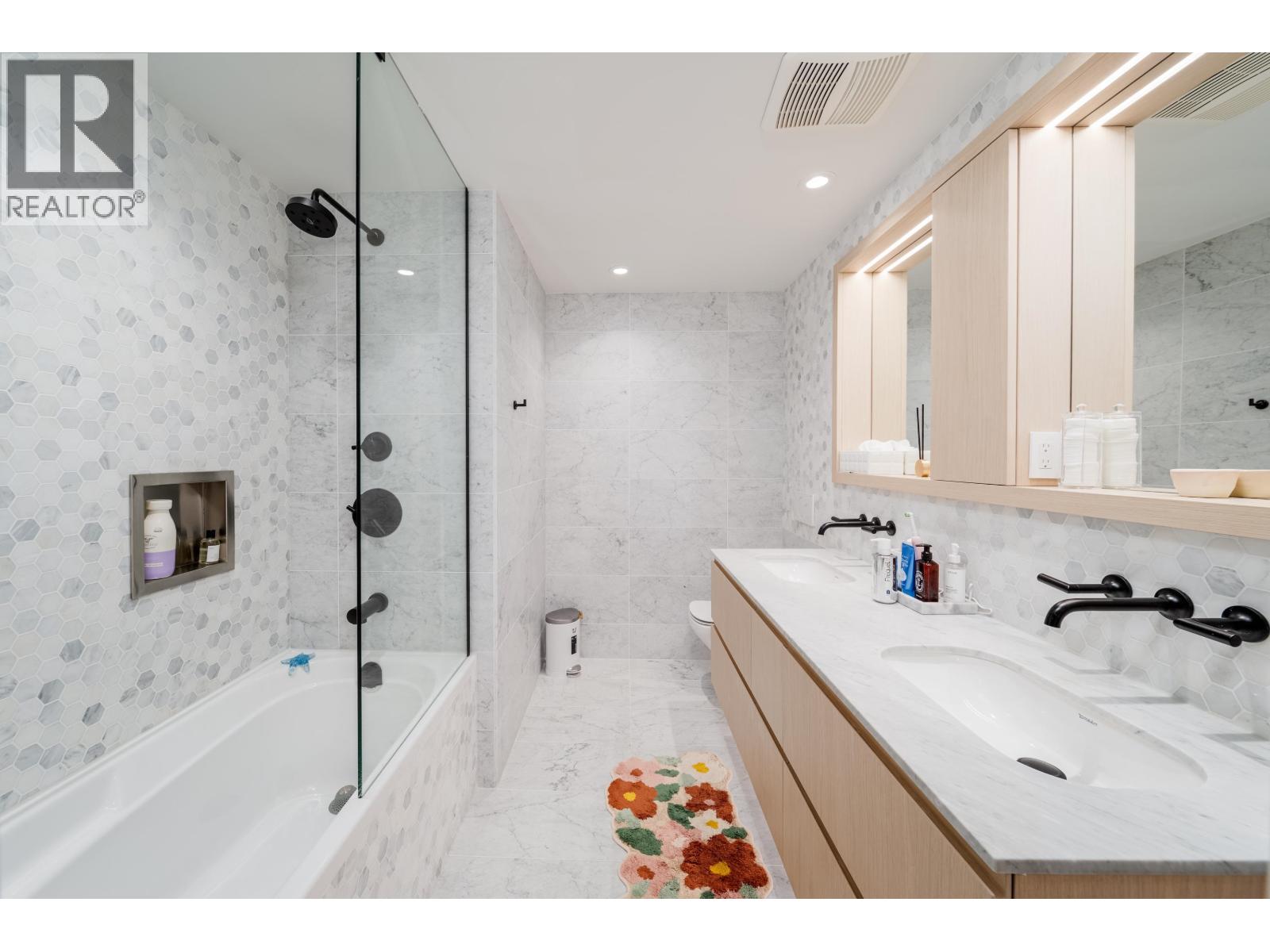 Photo 17 of 405 1365 Davie Street, Vancouver BC