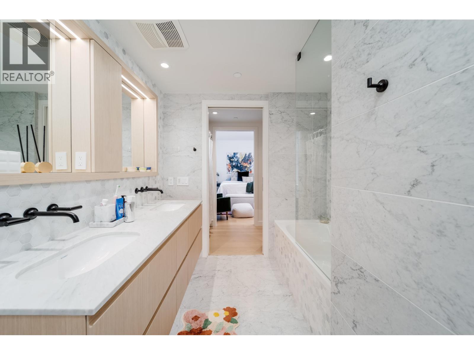 Photo 18 of 405 1365 Davie Street, Vancouver BC