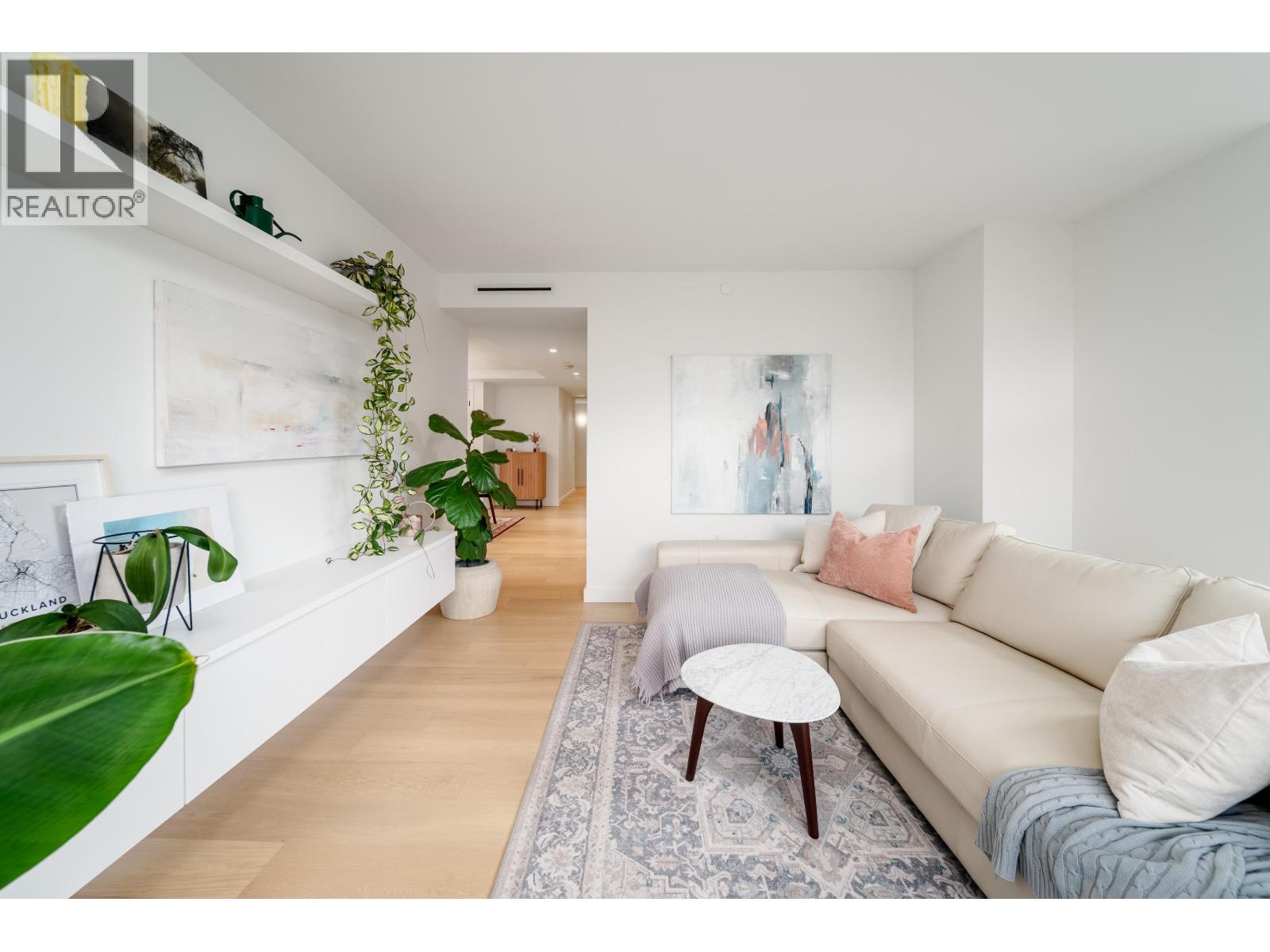 Photo 4 of 405 1365 Davie Street, Vancouver BC