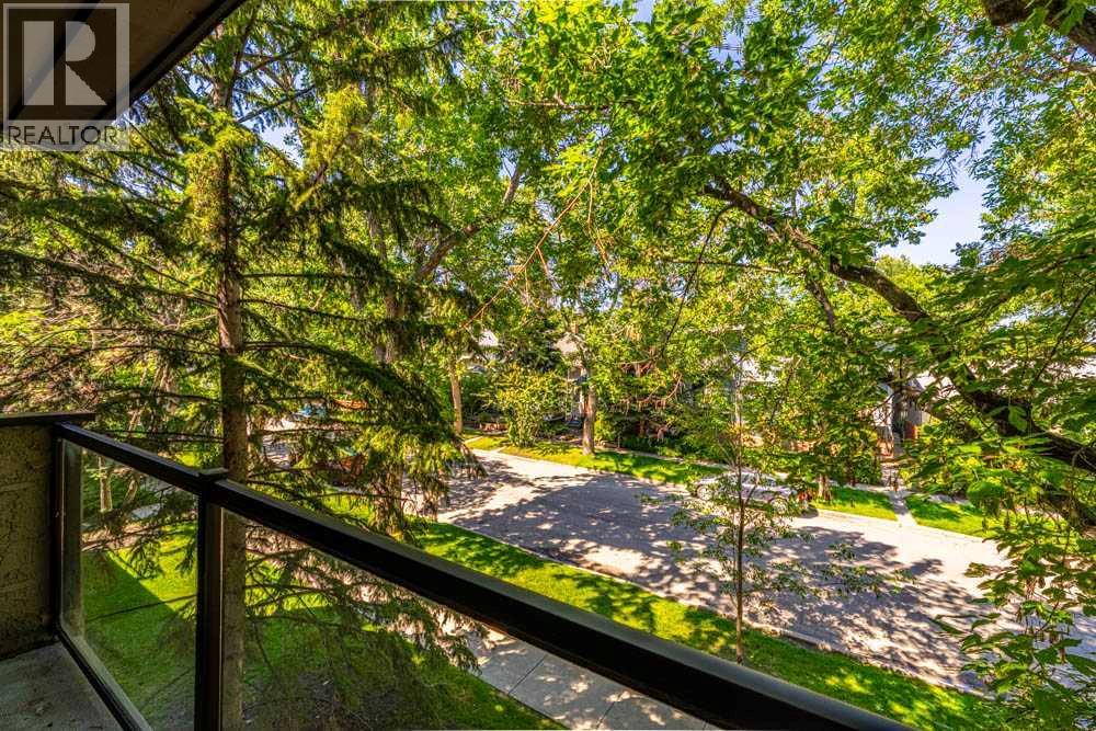 Single Family House for Sale in    Avenue NE Crescent Heights Calgary 