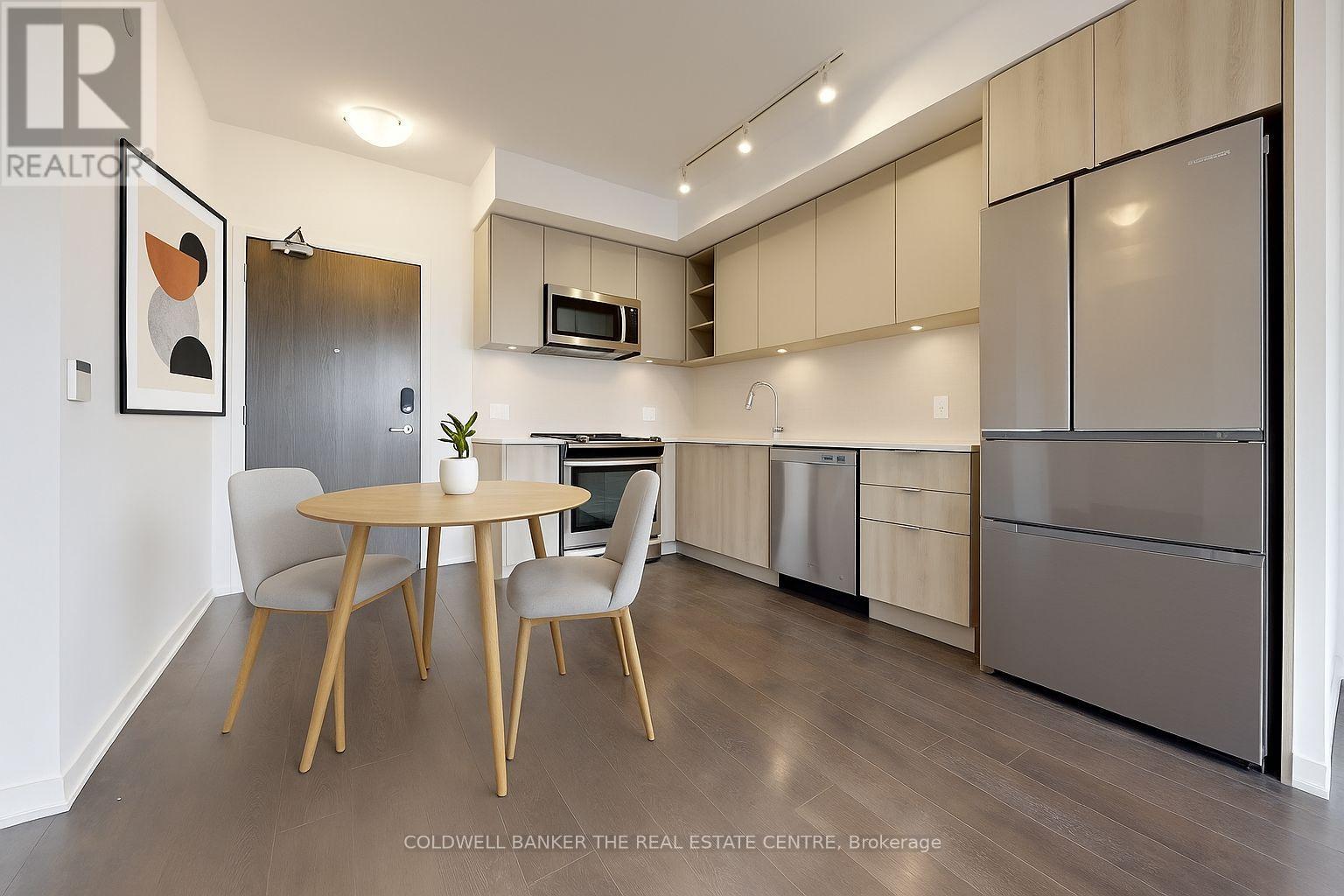 Photo 7 of 827 100 Eagle Rock Way N, Vaughan ON