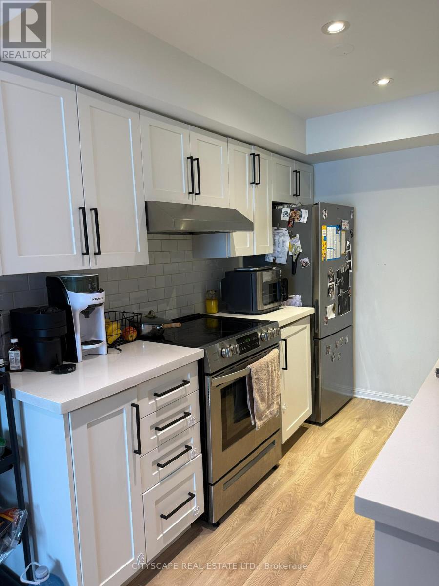 Photo 4 of 10 4620 Guildwood Way, Mississauga ON