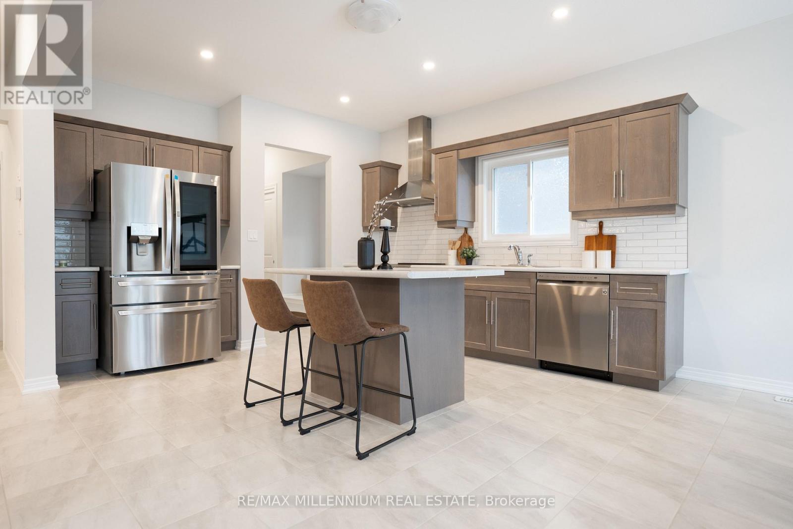 Photo 5 of 217 Walker Road N, Pelham ON