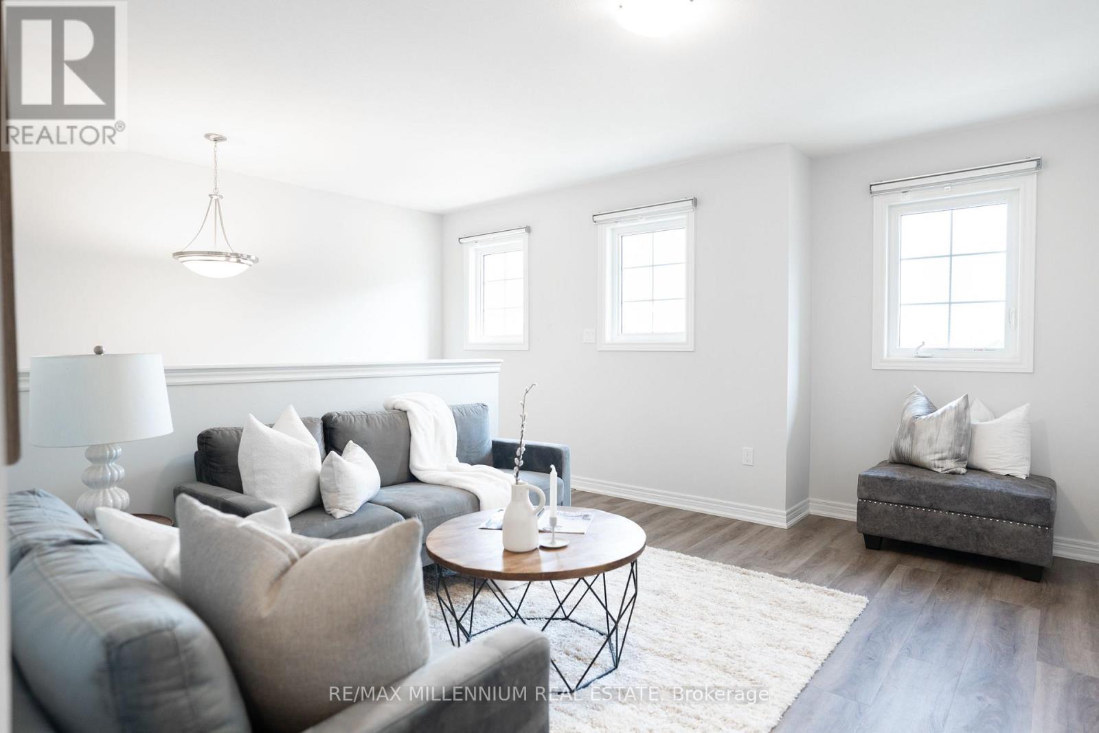 Photo 4 of 217 Walker Road N, Pelham ON