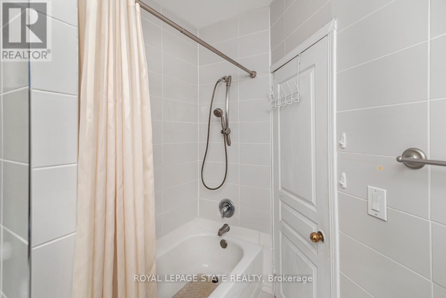 Photo 9 of 47 Clyde Street, Hamilton ON