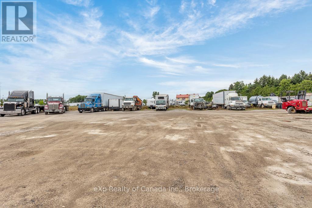 Photo 5 of 17 Arnold Sayeau Drive, Norfolk ON