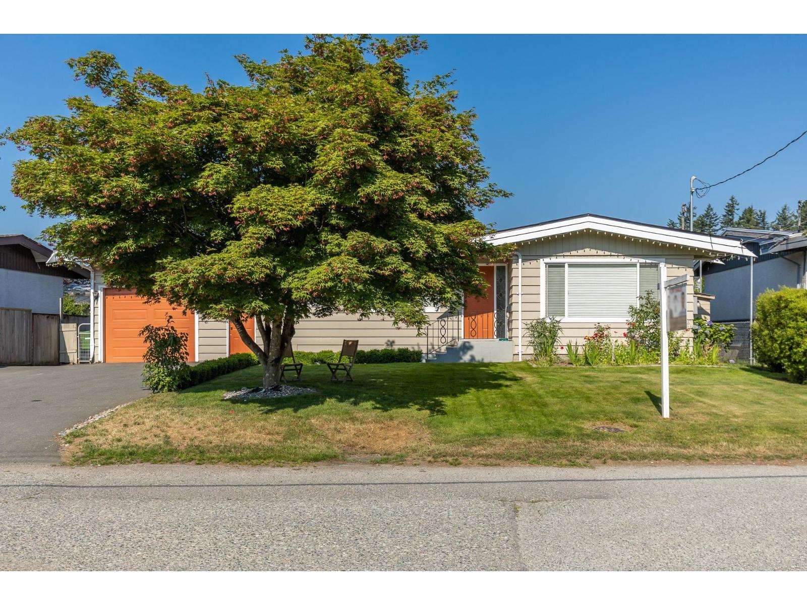 Photo 1 of 2789 Centennial Street, Abbotsford BC