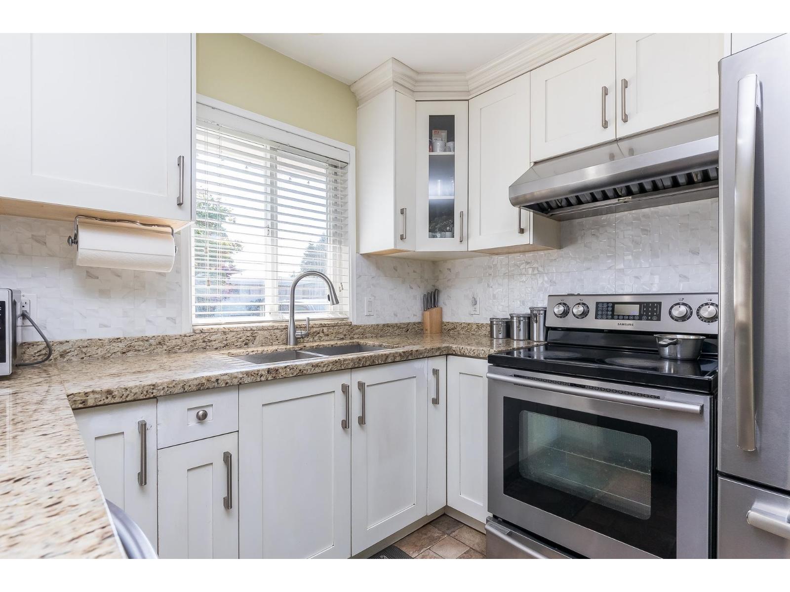 Photo 9 of 2789 Centennial Street, Abbotsford BC