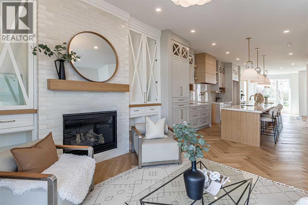 Photo 2 of 533 35 A Street Nw, Calgary AB