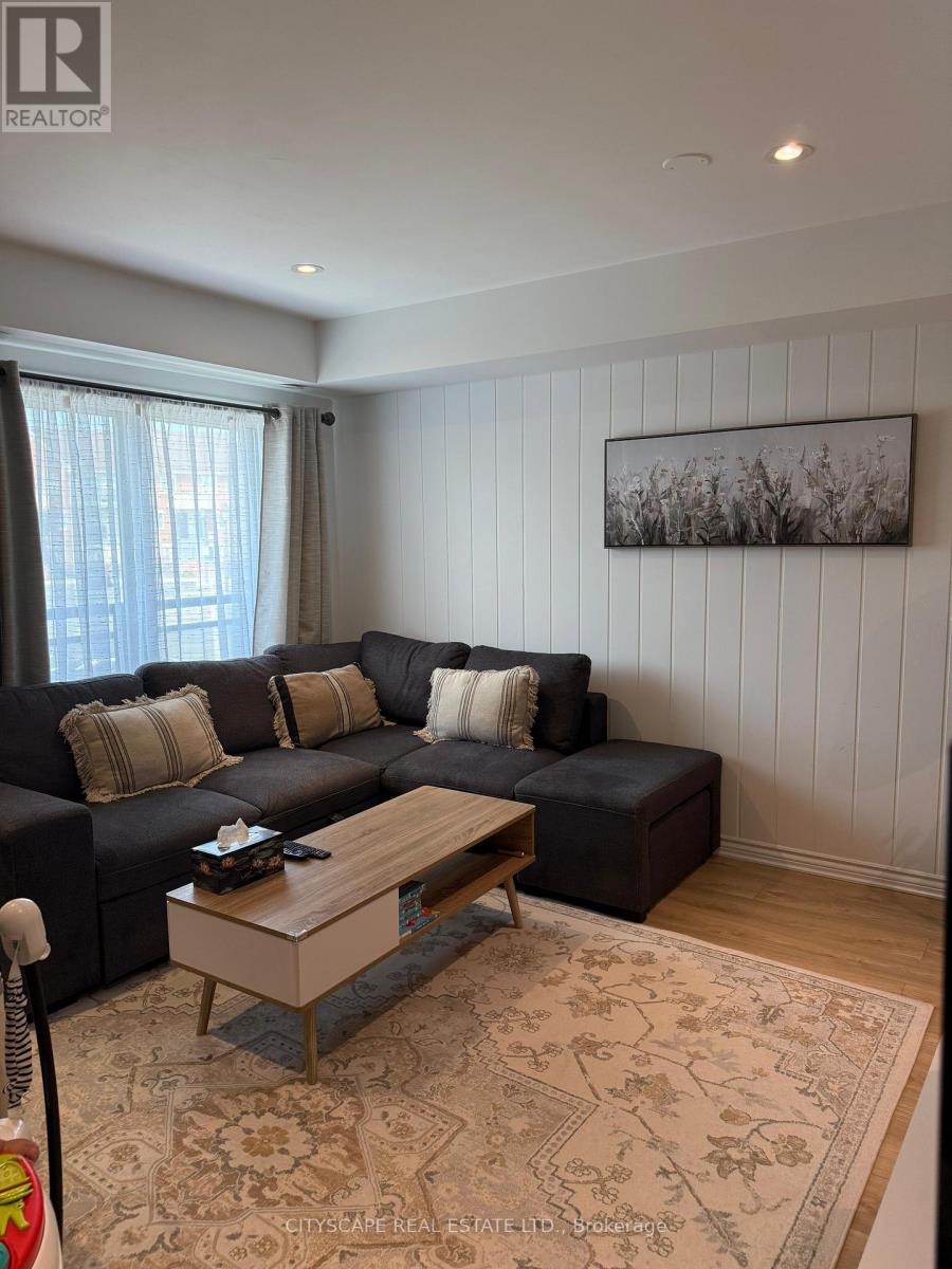 Photo 9 of 10 4620 Guildwood Way, Mississauga ON