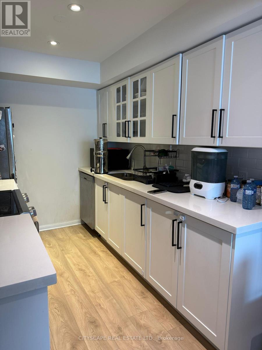 Photo 12 of 10 4620 Guildwood Way, Mississauga ON