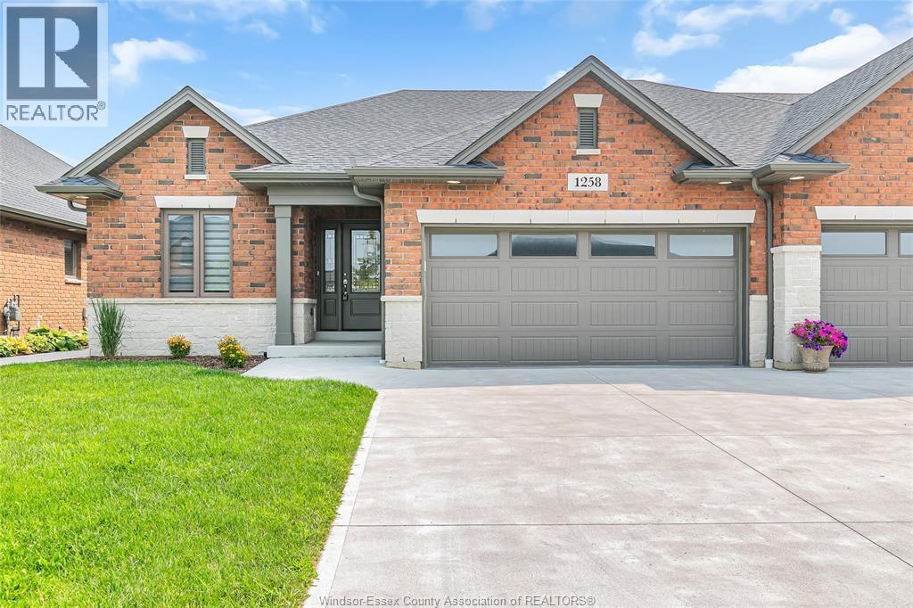 Photo 8 of 1258 Tom Toth Street, Lasalle ON