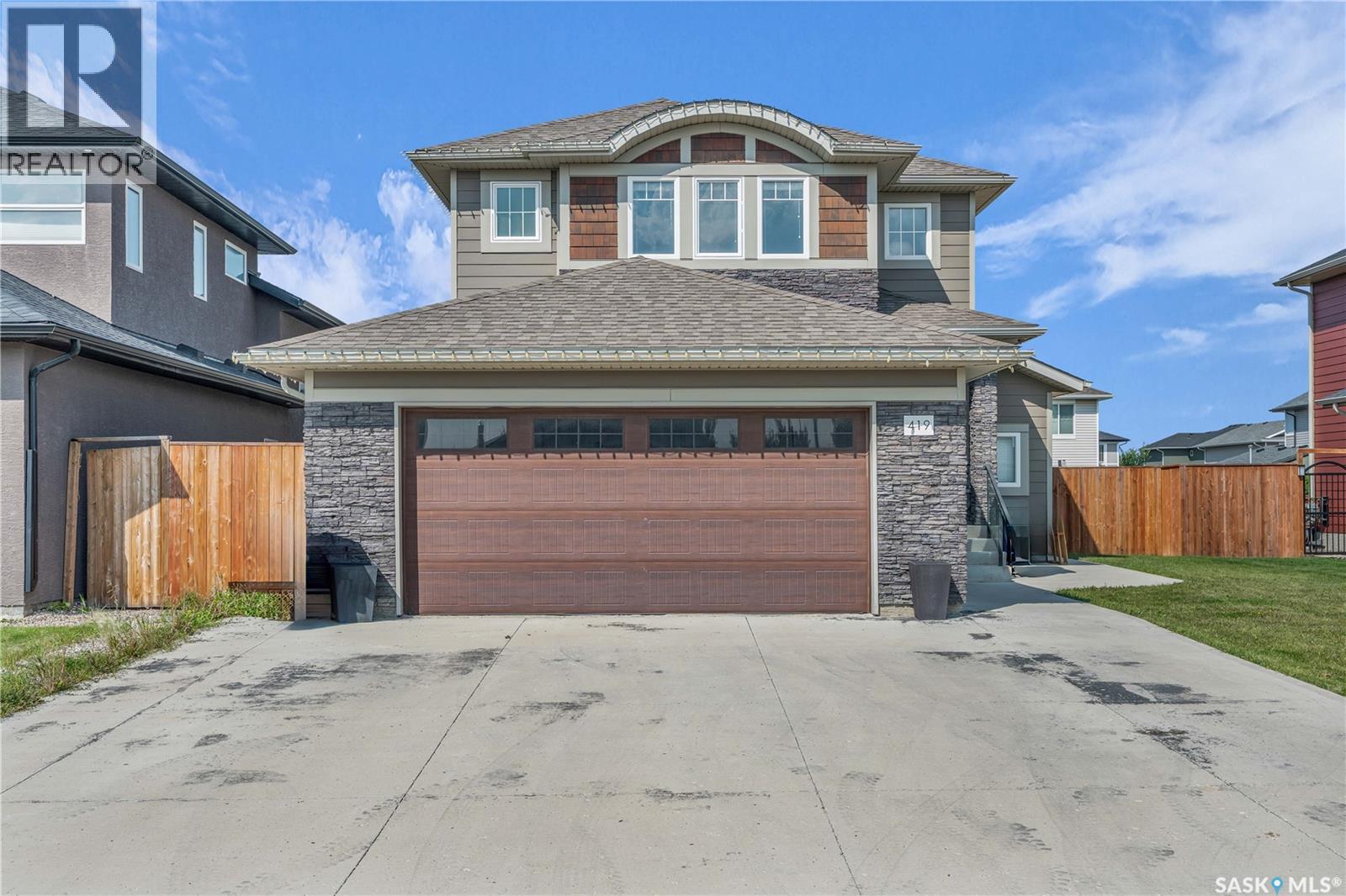 Photo 2 of 419 Pichler Crescent, Saskatoon SK
