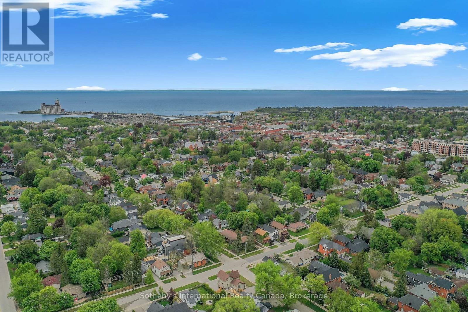 Photo 16 of A B 218 Fifth Street, Collingwood ON