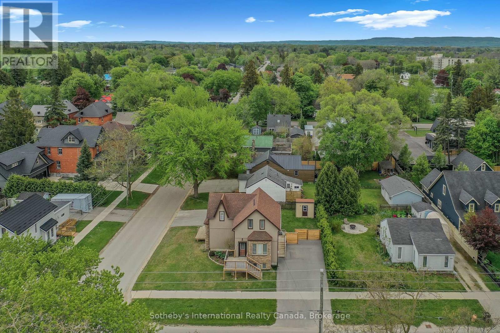 Photo 15 of A B 218 Fifth Street, Collingwood ON
