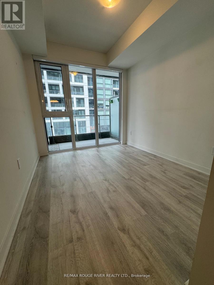 Photo 15 of 531 Se 60 Princess Street, Toronto ON