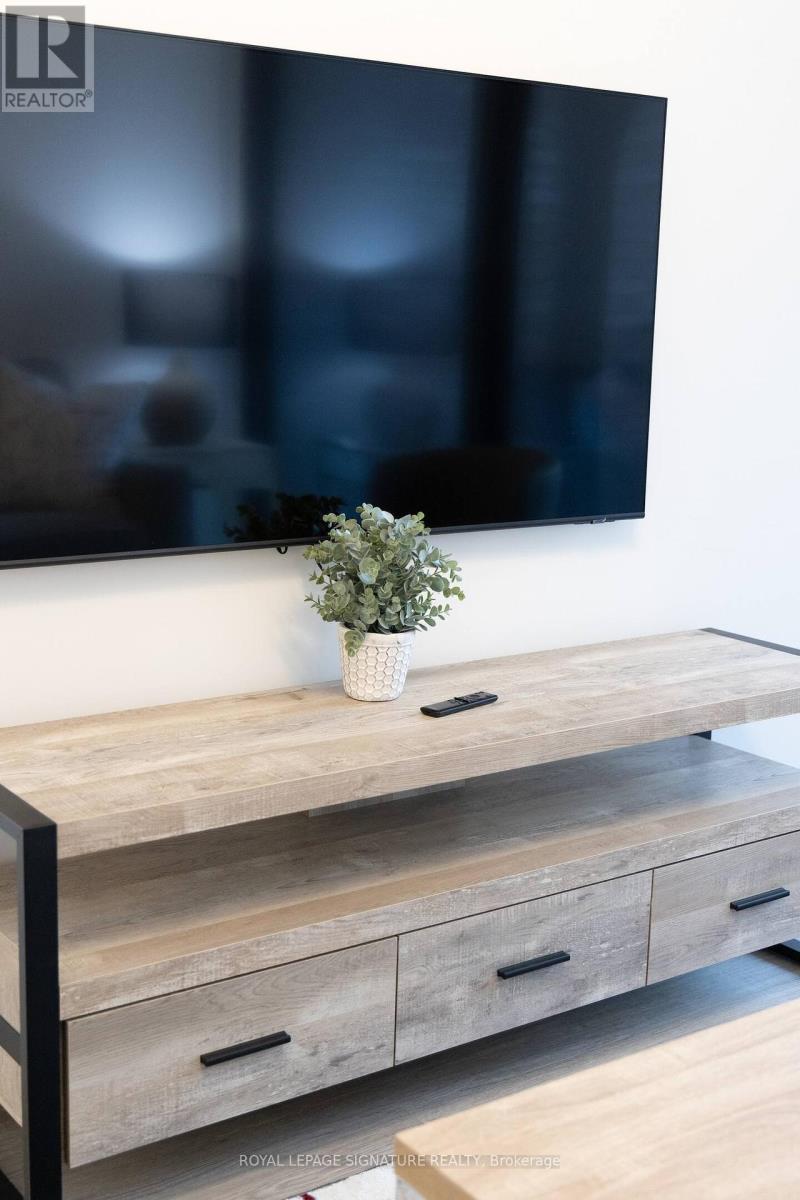 Photo 8 of 406 47 Mutual St Street, Toronto ON