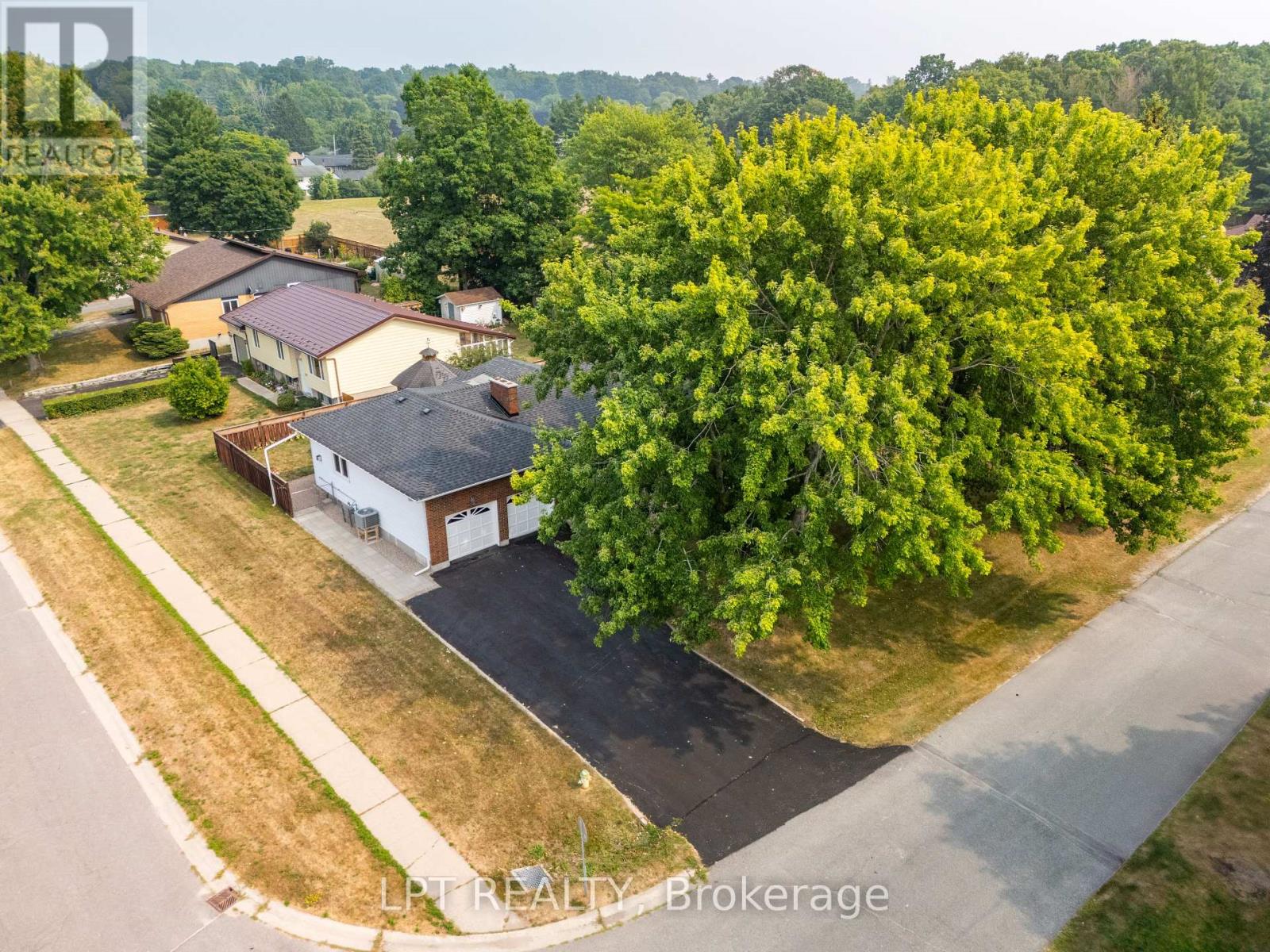 Photo 11 of 788 Meadowood Road, Kingston ON