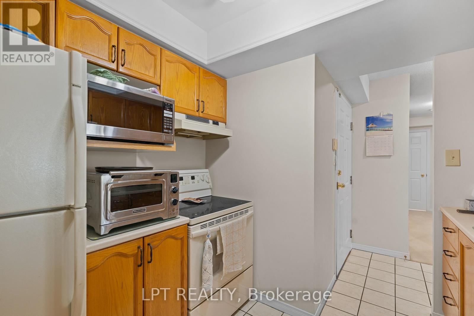 Photo 8 of 401 675 Davis Drive, Kingston ON