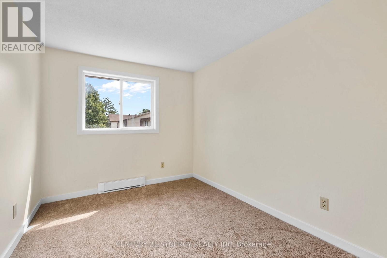 Photo 5 of 26 B Sonnet Crescent, Ottawa ON