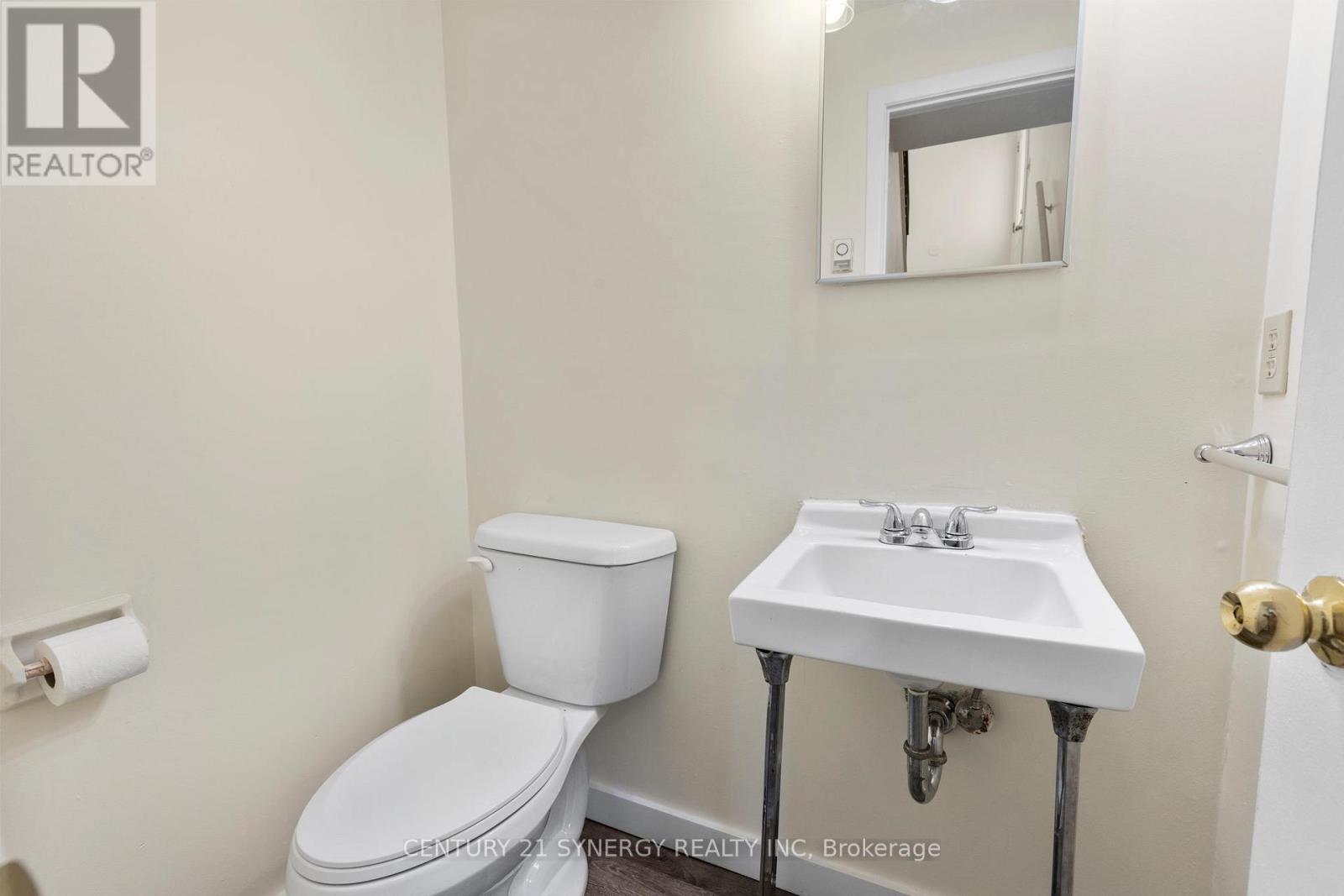 Photo 13 of 26 B Sonnet Crescent, Ottawa ON