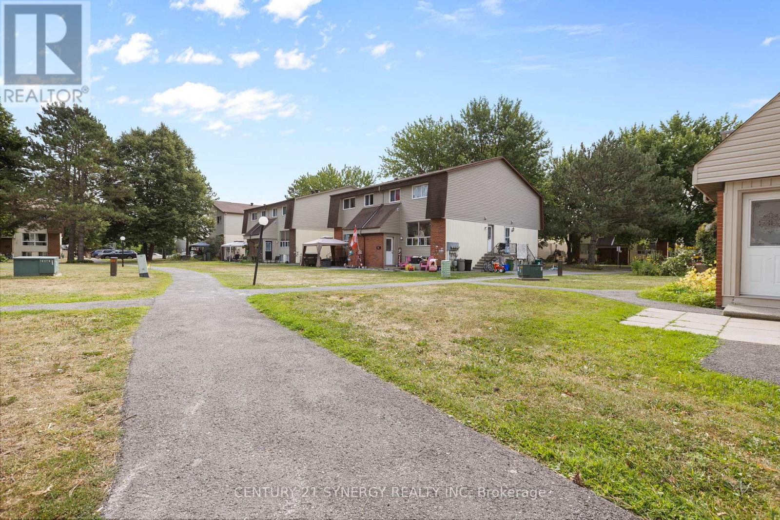Photo 25 of 26 B Sonnet Crescent, Ottawa ON