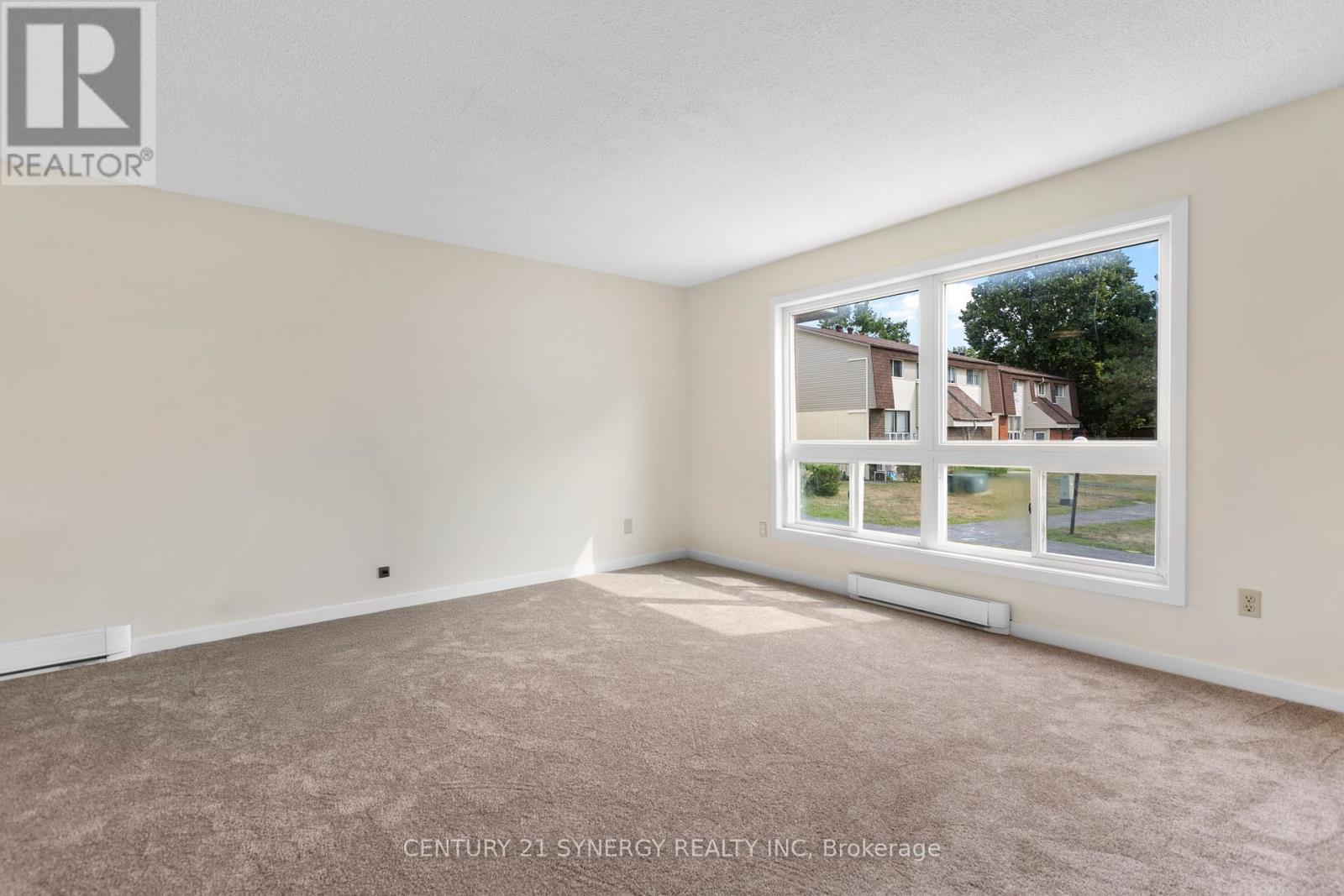 Photo 14 of 26 B Sonnet Crescent, Ottawa ON