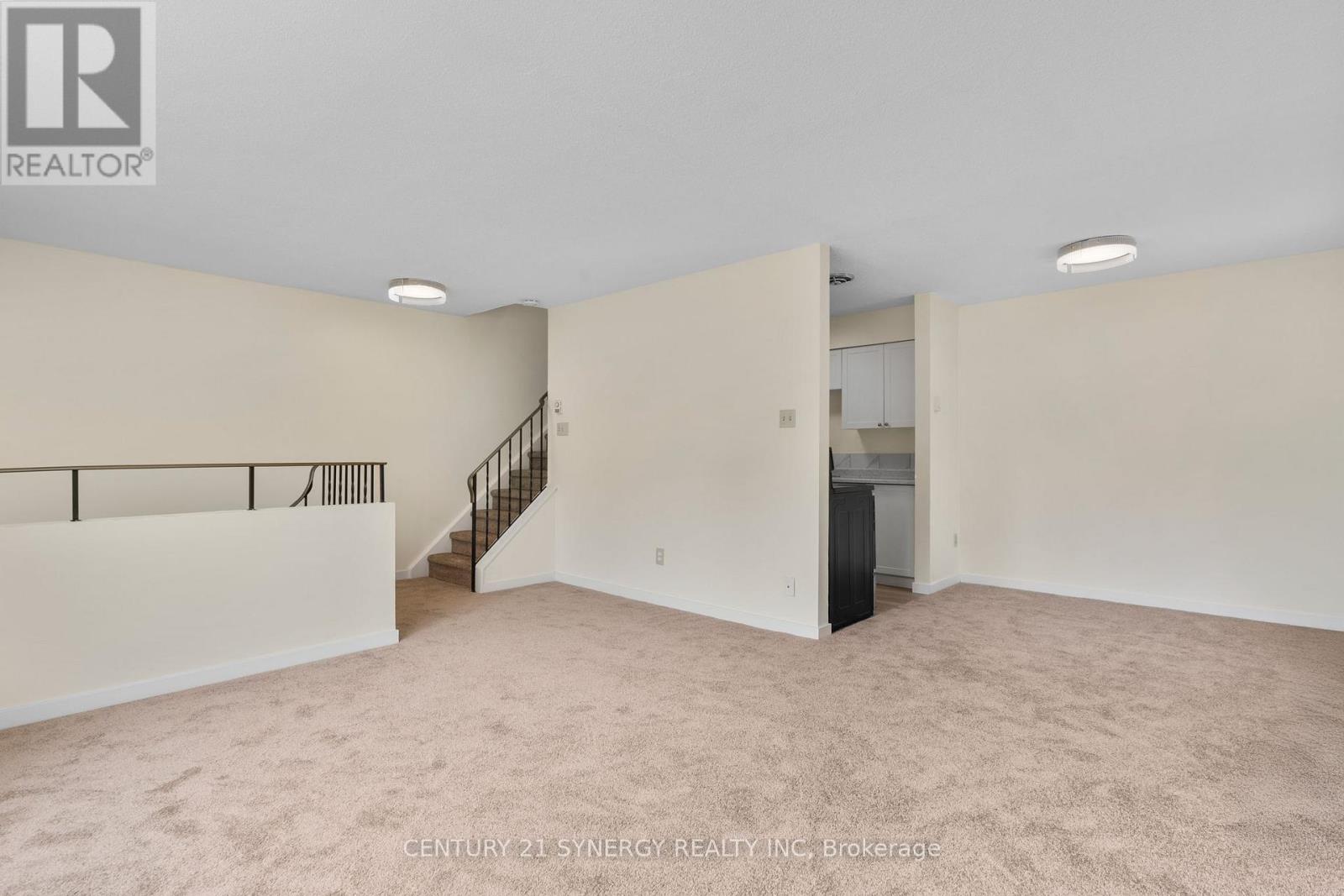 Photo 6 of 26 B Sonnet Crescent, Ottawa ON