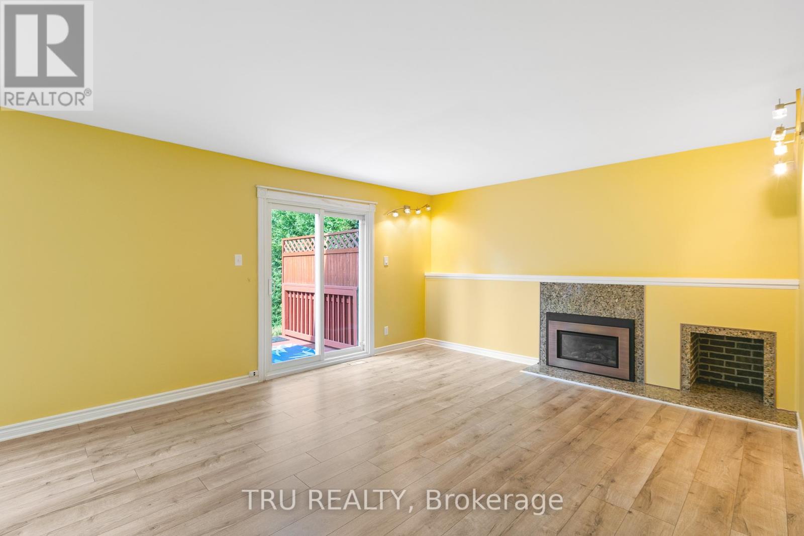 Photo 13 of 715 Mooneys Bay Place, Ottawa ON