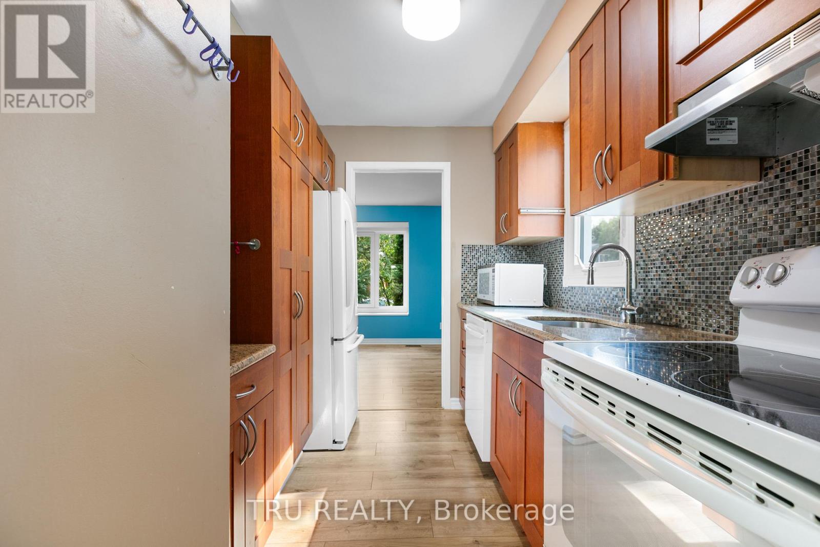 Photo 17 of 715 Mooneys Bay Place, Ottawa ON