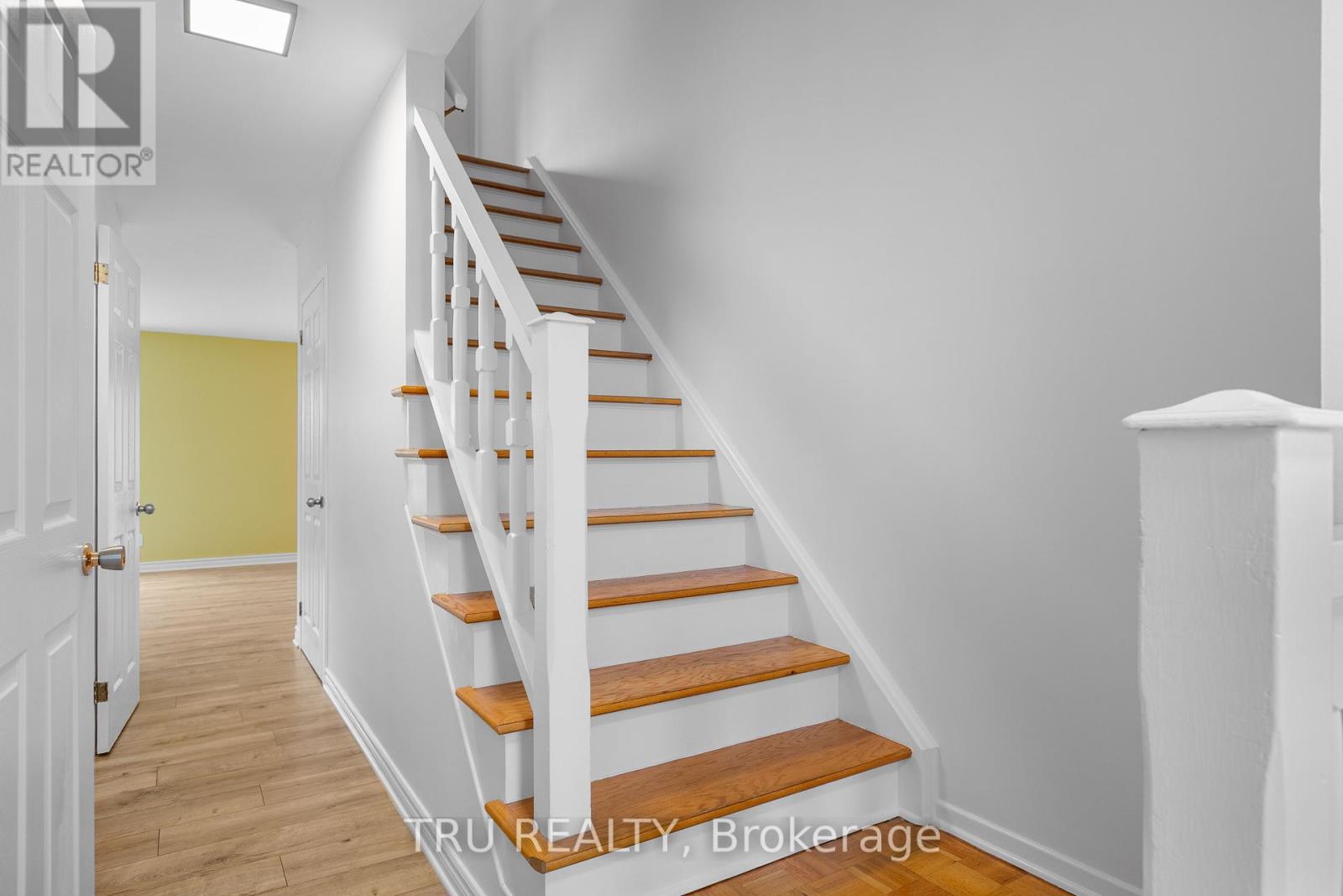 Photo 19 of 715 Mooneys Bay Place, Ottawa ON