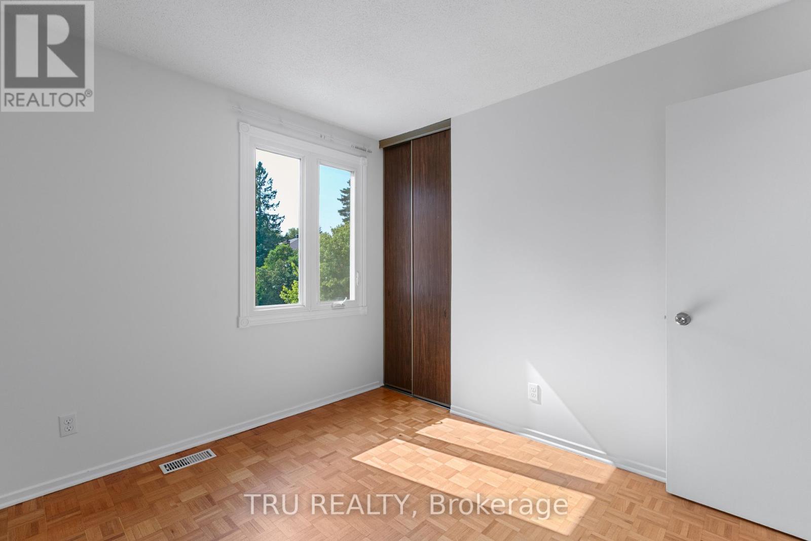 Photo 22 of 715 Mooneys Bay Place, Ottawa ON