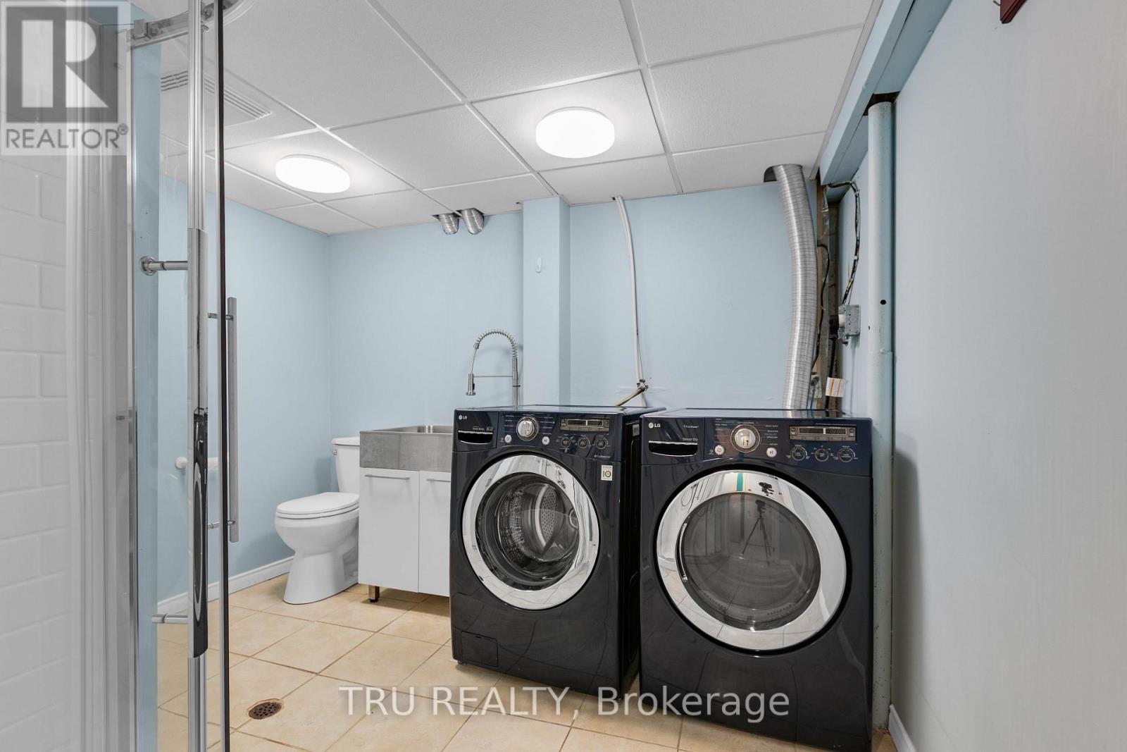 Photo 31 of 715 Mooneys Bay Place, Ottawa ON