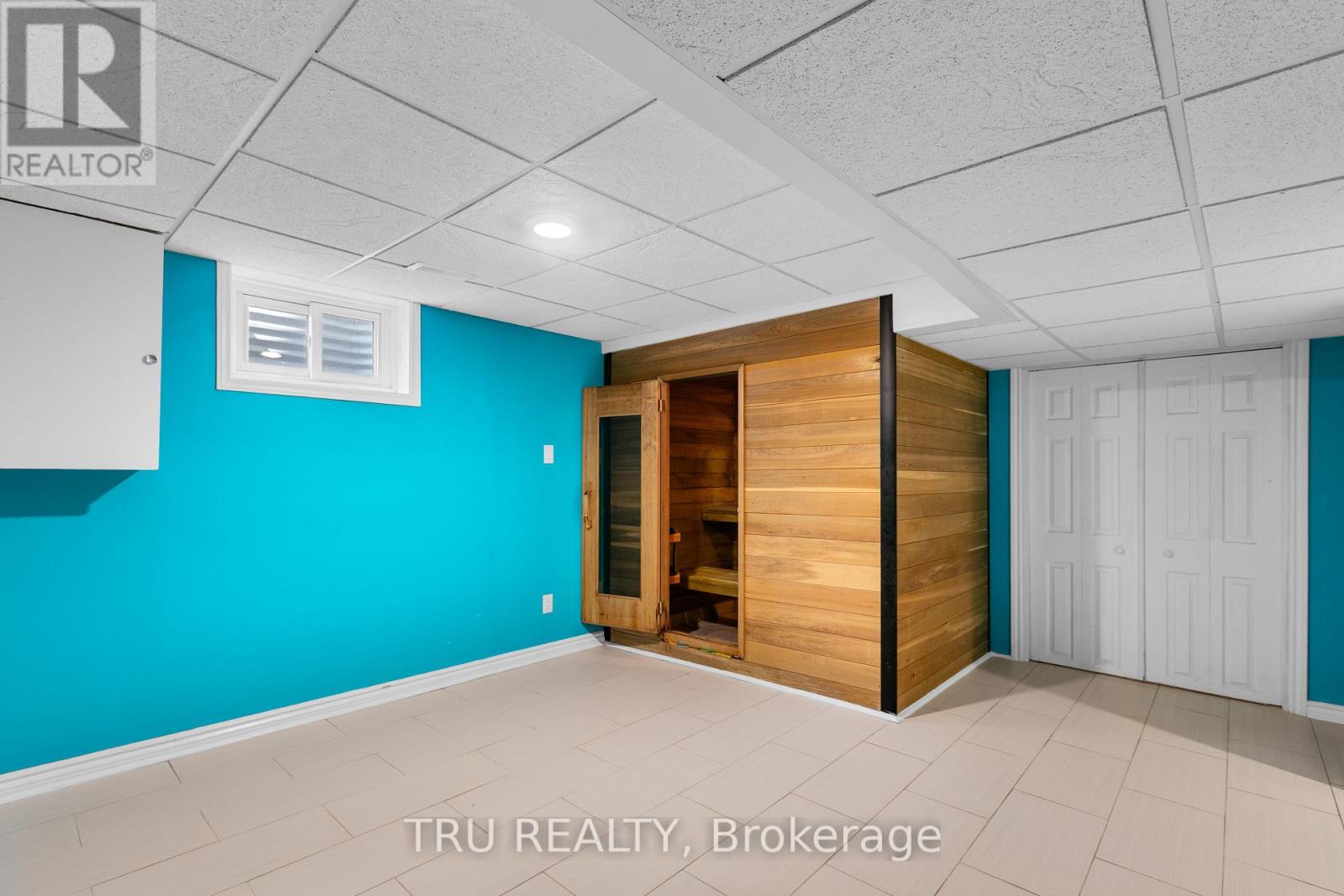 Photo 35 of 715 Mooneys Bay Place, Ottawa ON