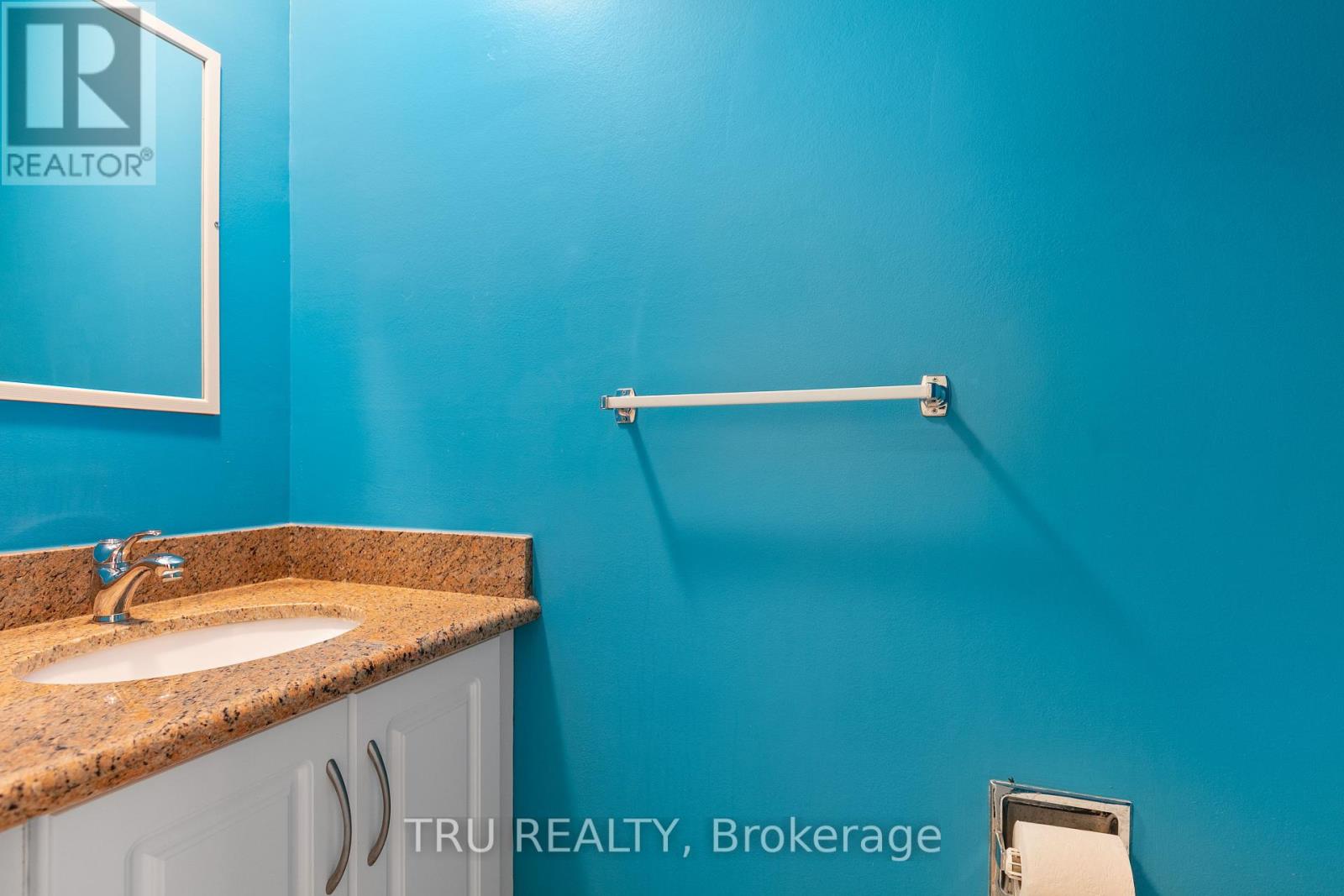 Photo 8 of 715 Mooneys Bay Place, Ottawa ON